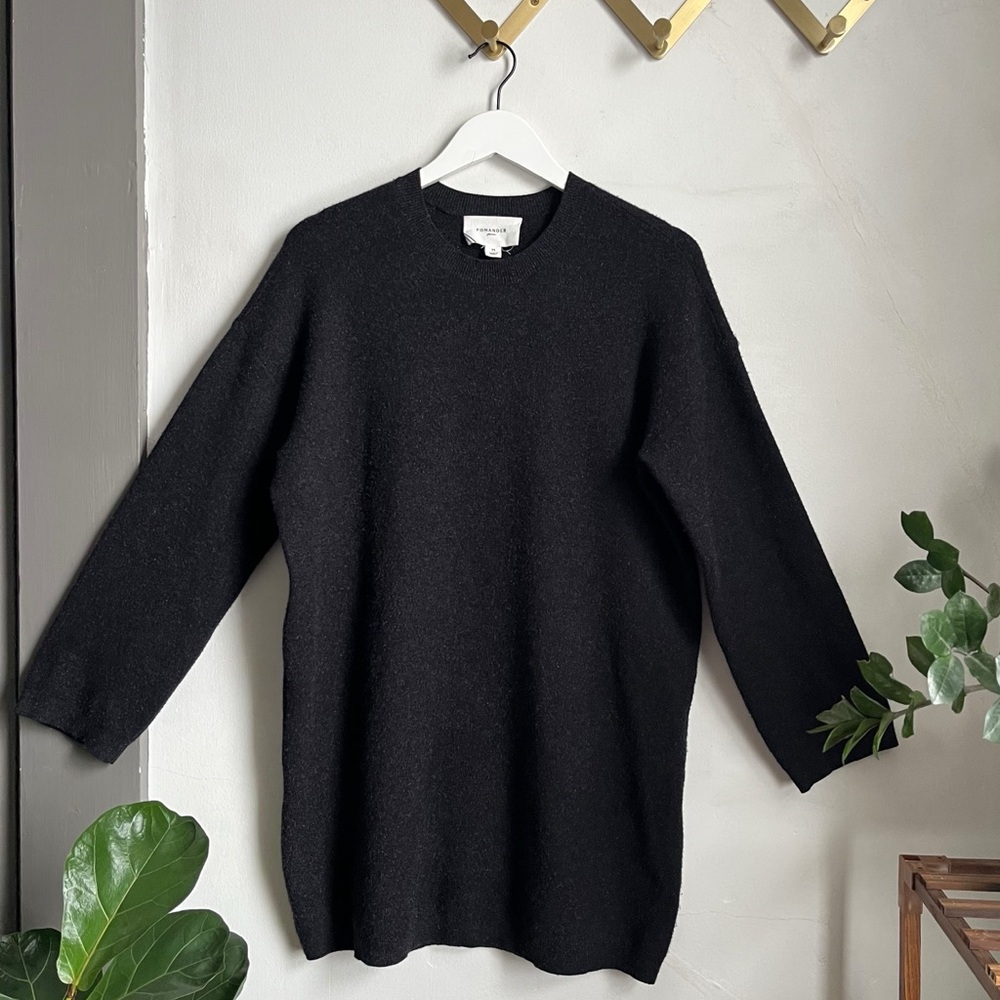 POMANDER PLACE Noir Vivianne Crewneck Dress